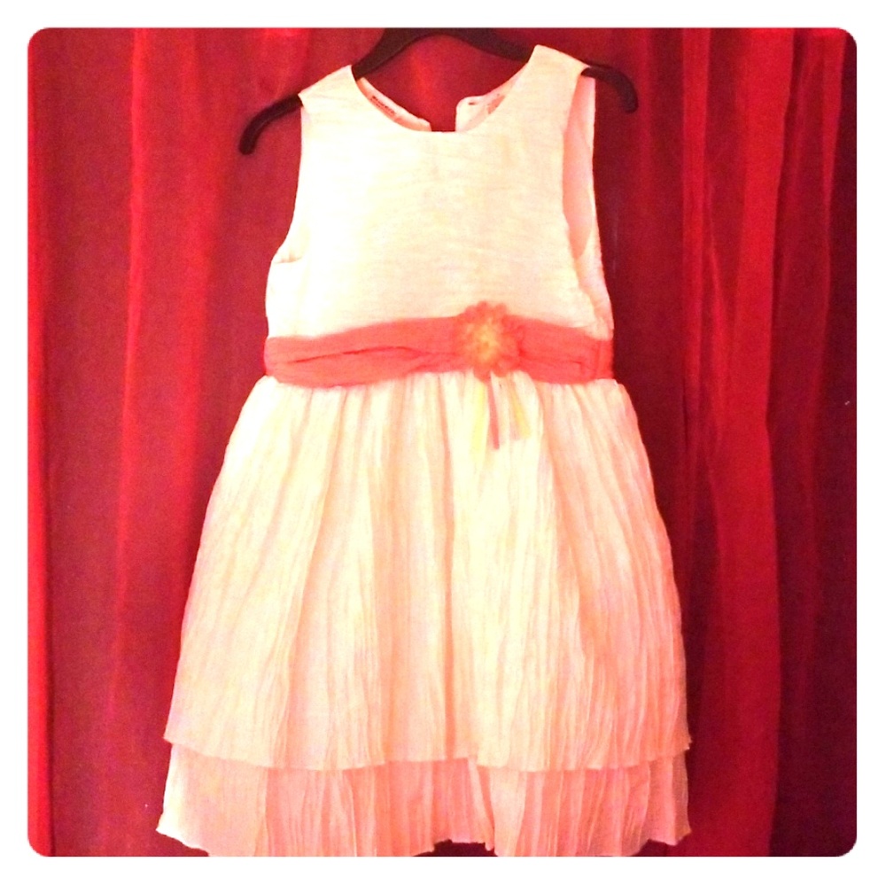 Girl's dress
